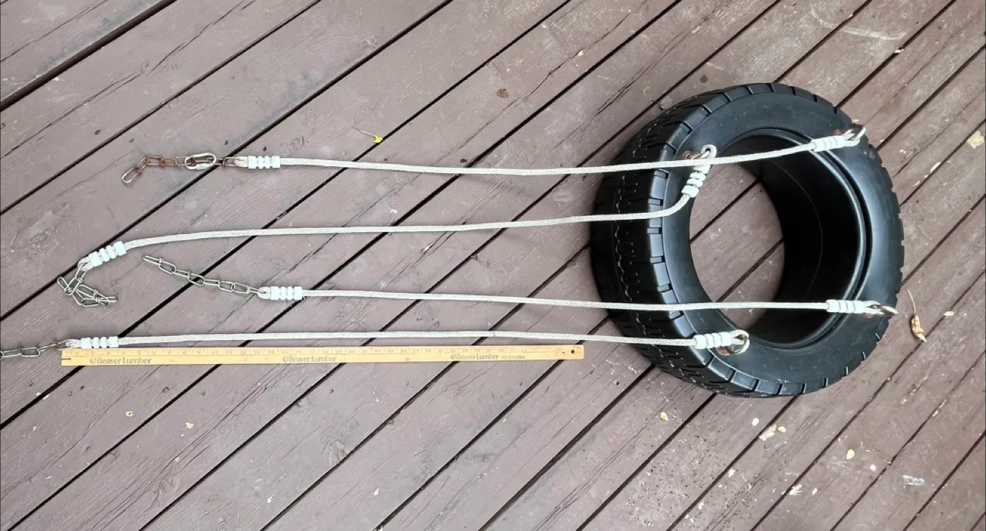 Tire Swing with Rope image indicator(4)