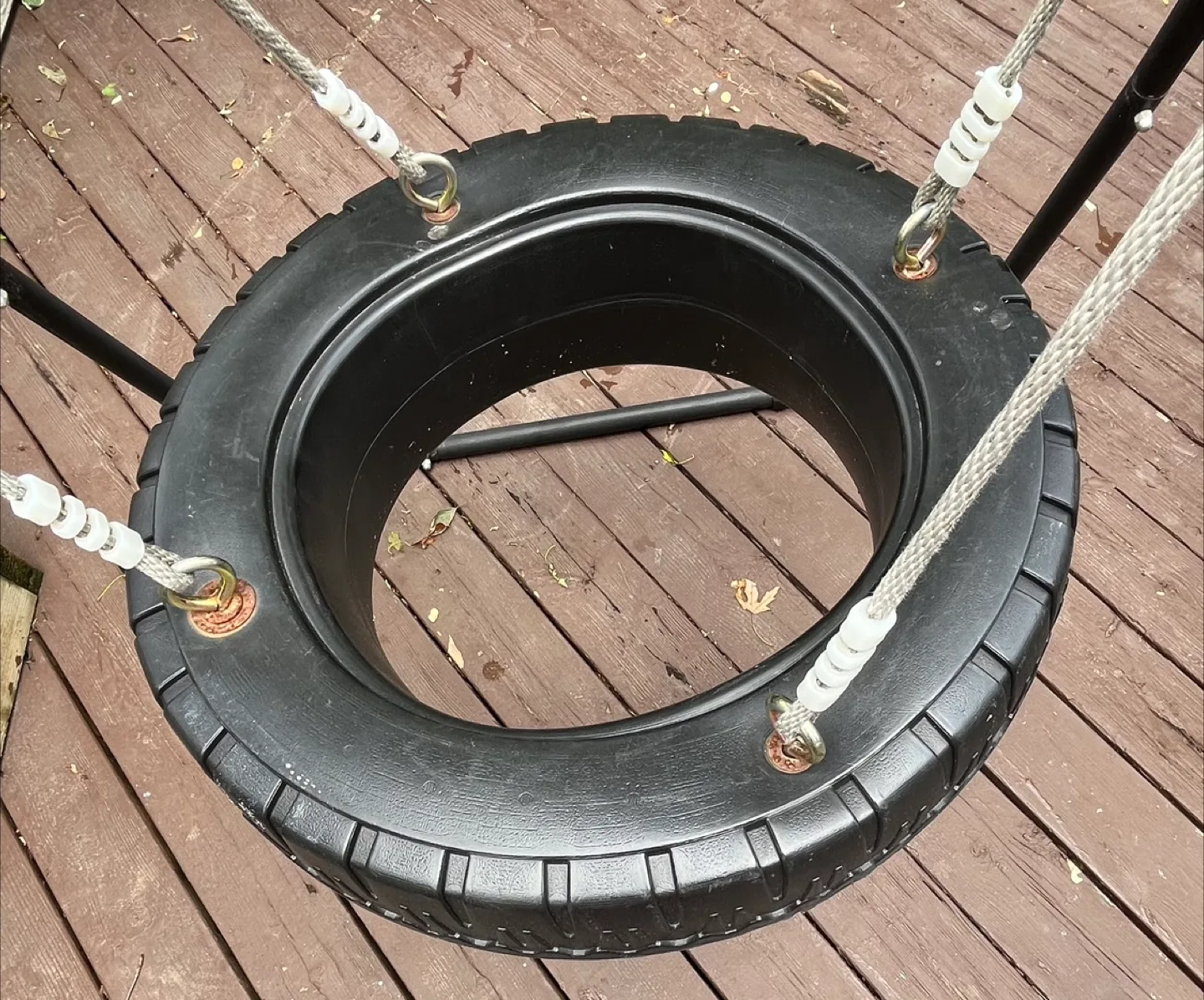 Tire Swing with Rope image indicator(3)