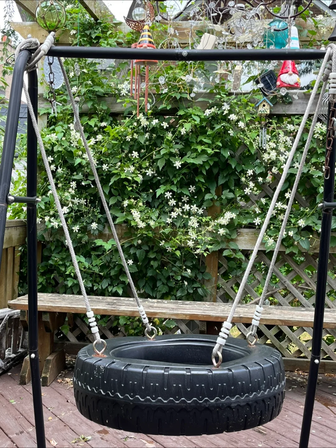 Tire Swing with Rope image indicator(2)