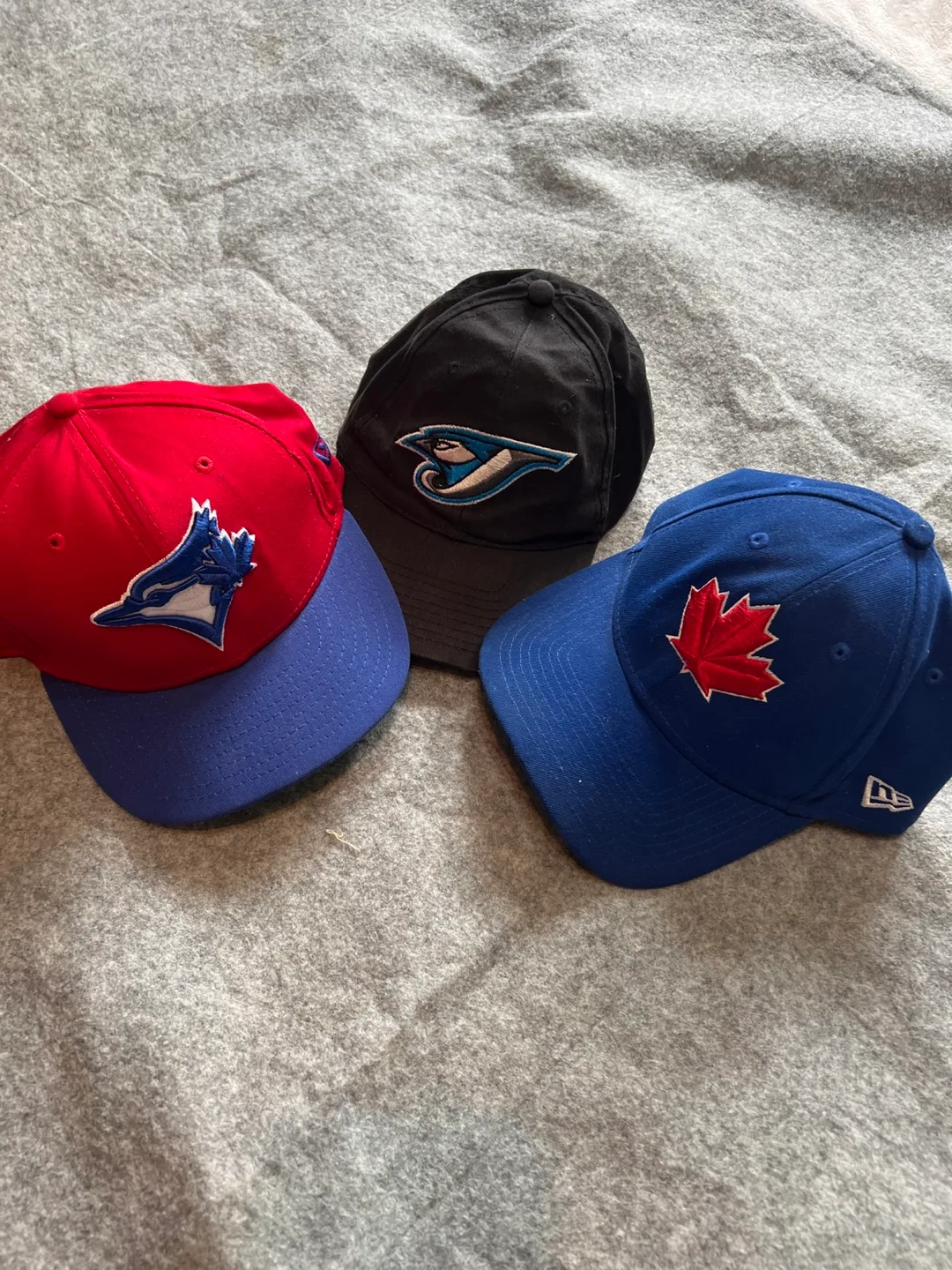 Toronto Blue Jays & Maple Leaf Baseball Caps thumbnail