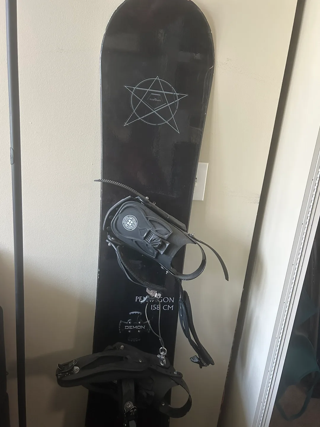 Demon Pentagon 158cm Snowboard with Bindings image indicator(2)