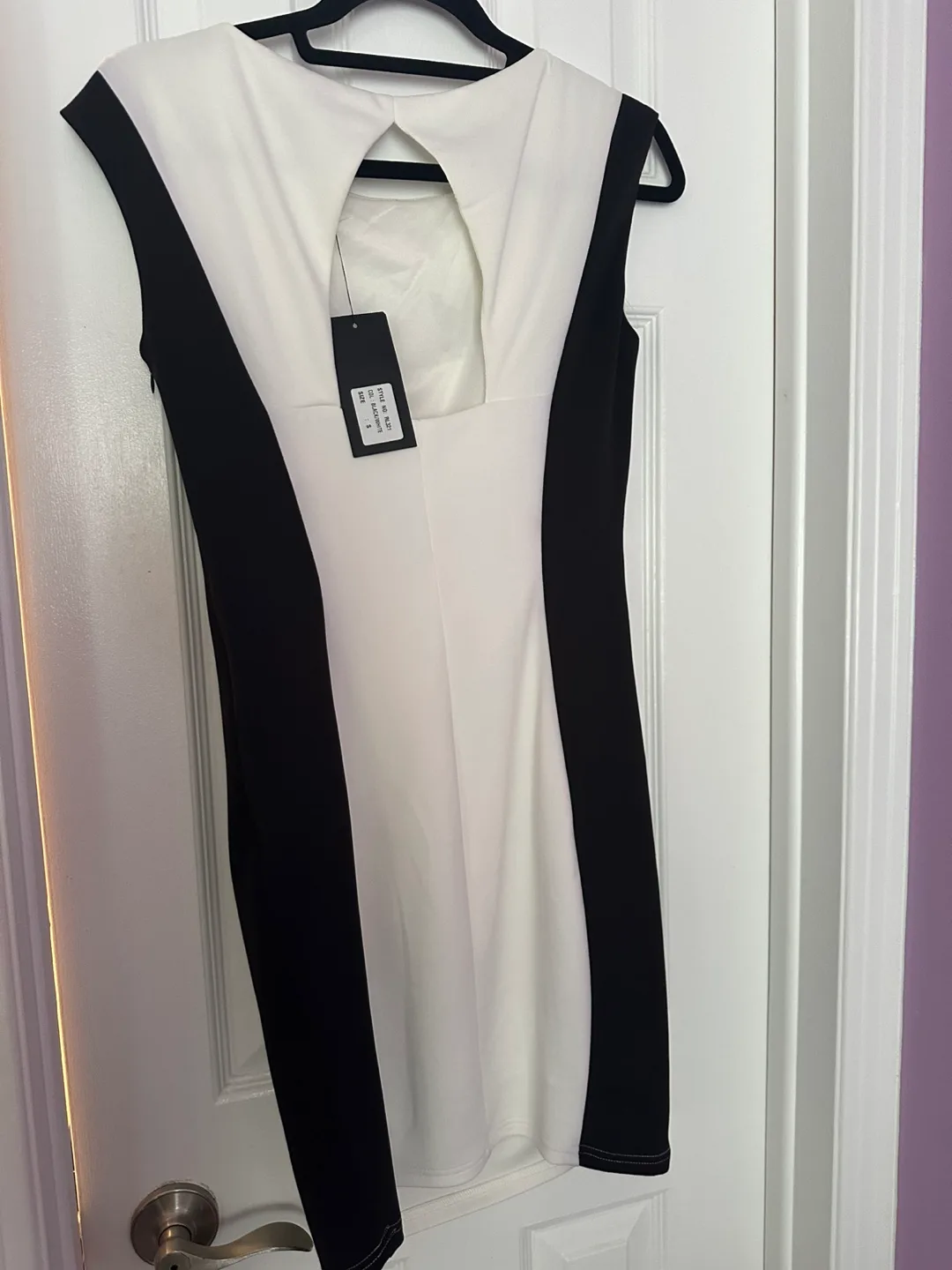 Minkas Black & White Dress, Size S-M image indicator(2)