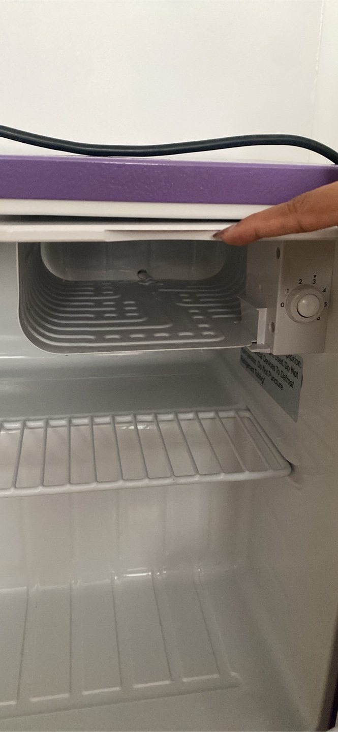 Frigidaire Purple Mini Fridge - photo 3