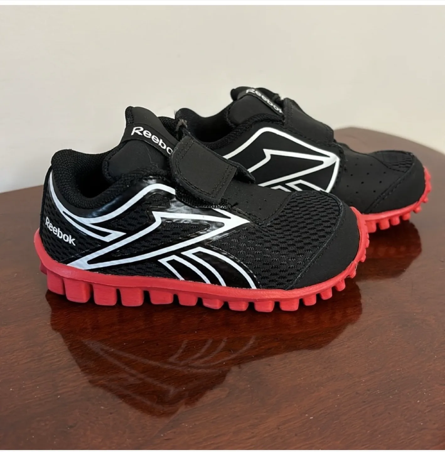 Reebok Toddler Shoes - Black & Red image indicator(2)