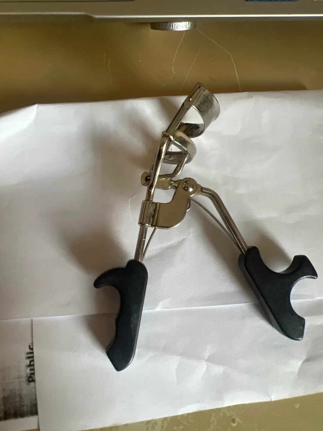 Eyelash curler thumbnail
