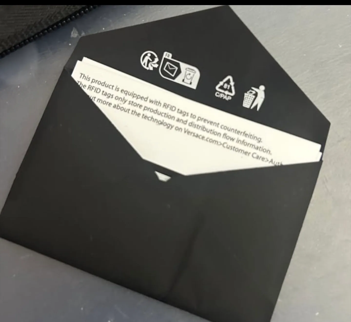 Versace White Leather Card Holder - New in Box image indicator(4)