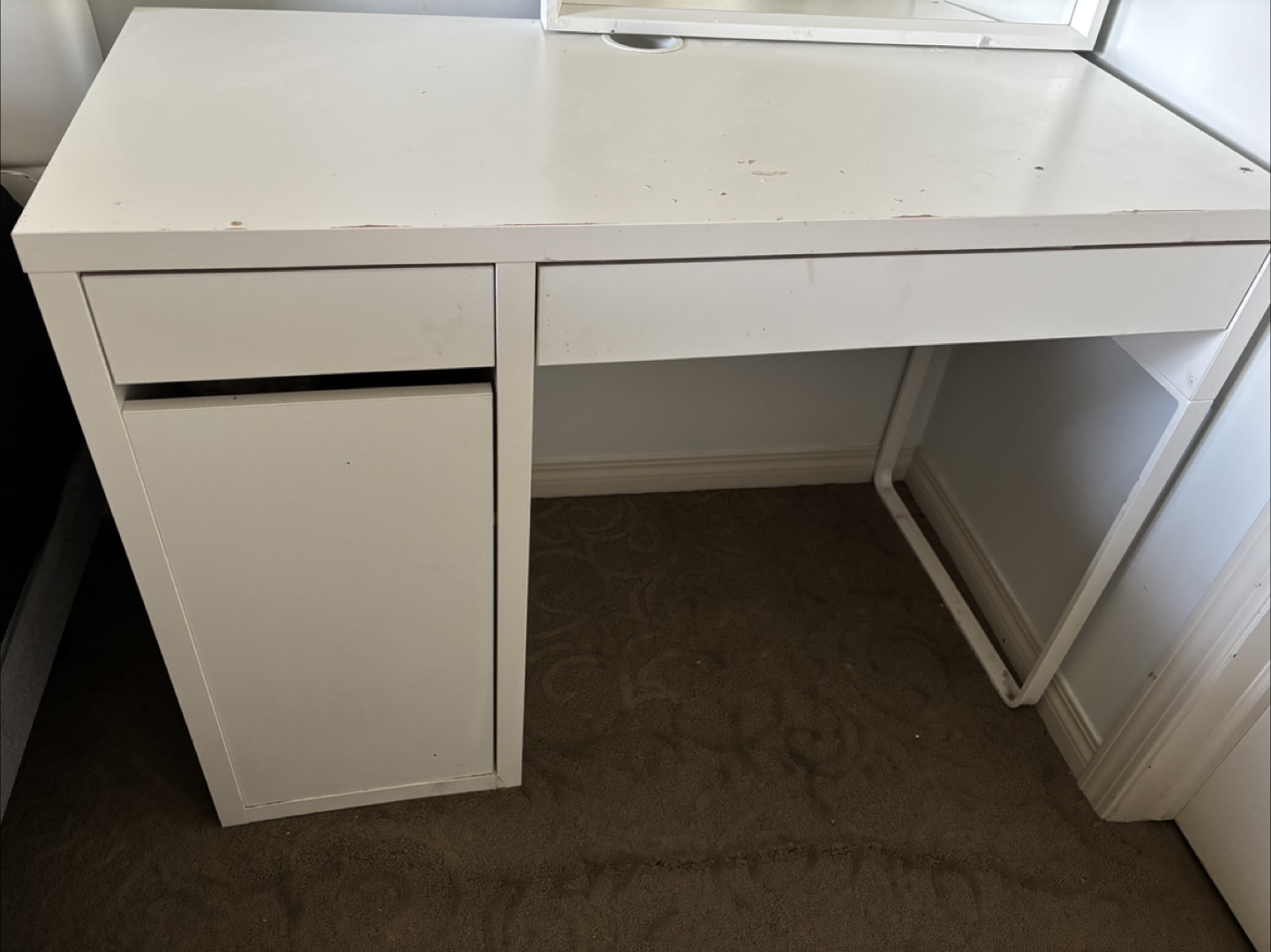 White Vanity Desk - photo 2