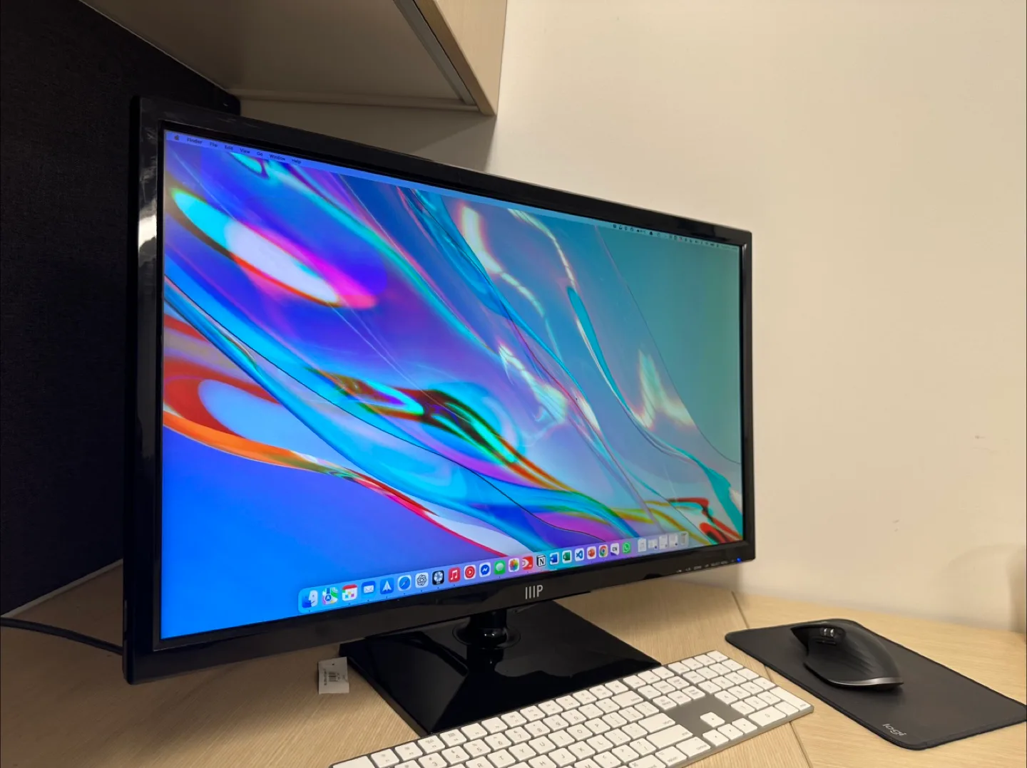 4K 60hz 27” monitor for sale thumbnail