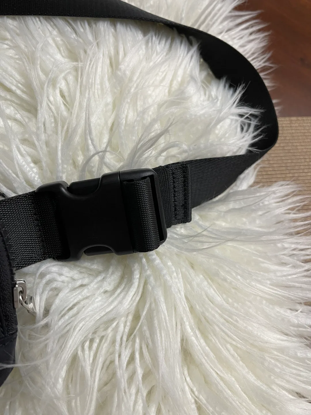 Lululemon Everywhere Belt Bag - Black image indicator(3)