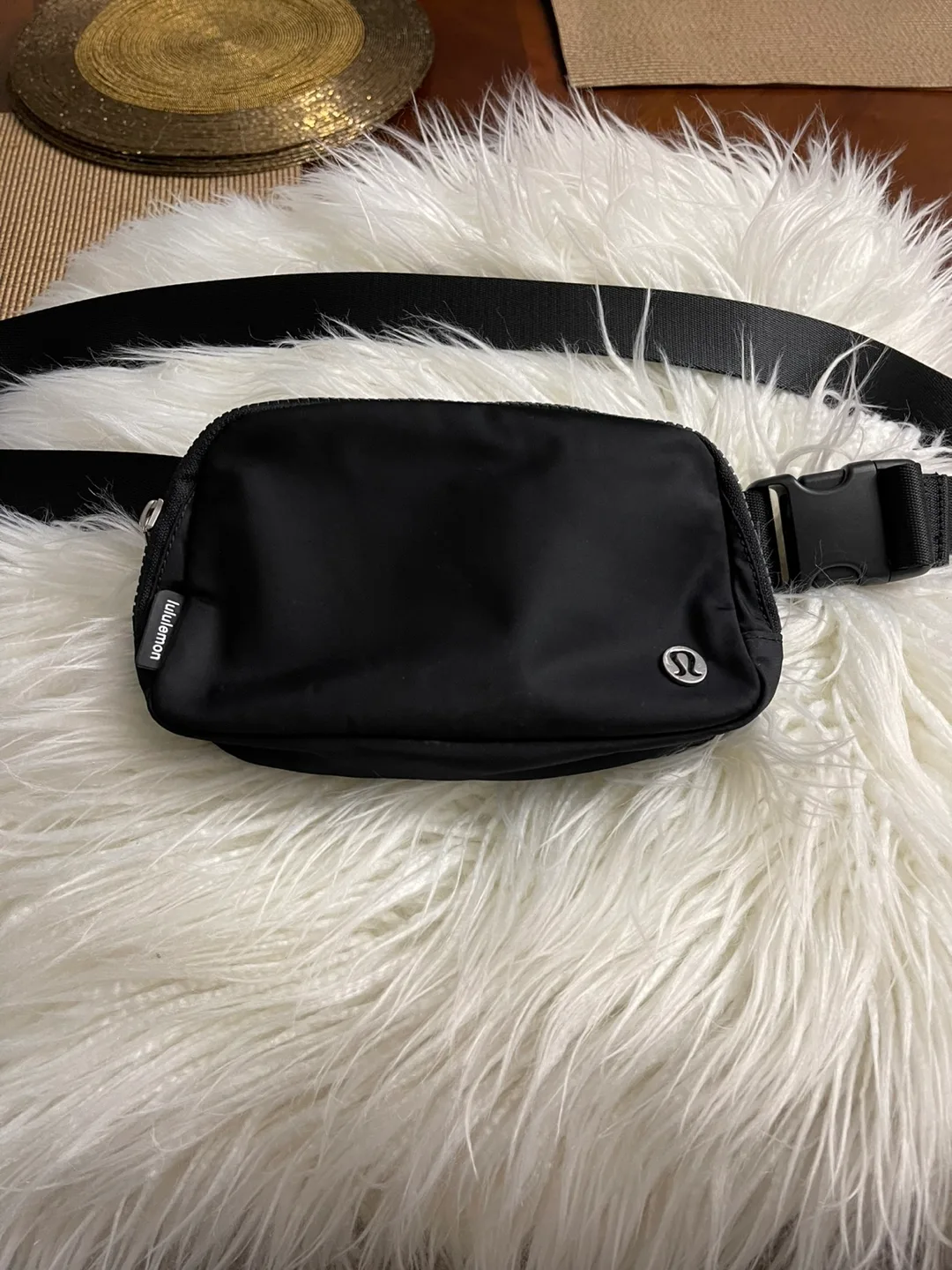 Lululemon Everywhere Belt Bag - Black image indicator(7)