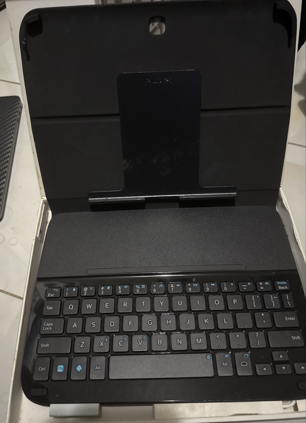 Logitech Ultrathin Keyboard Folio for Samsung Galaxy Tab 3 10.1 - photo 2