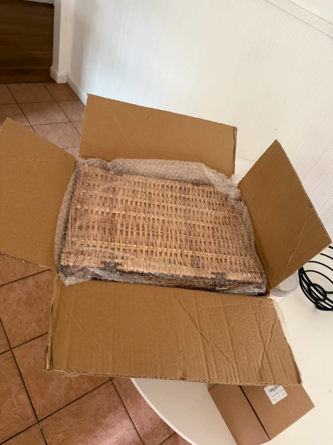 Picnic Basket Set with Blanket & Utensils image indicator(8)