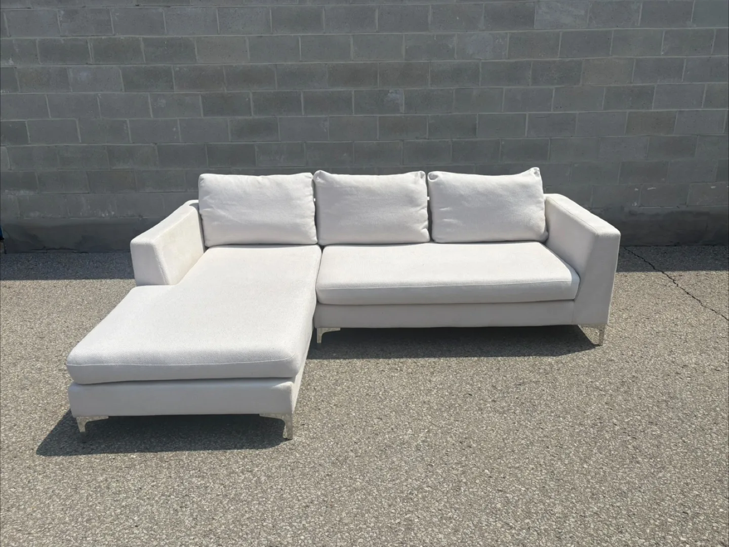 FREE DELIVERY✅ BEIGE/CREAM SECTIONAL COUCH / SOFA w/ CHAISE thumbnail