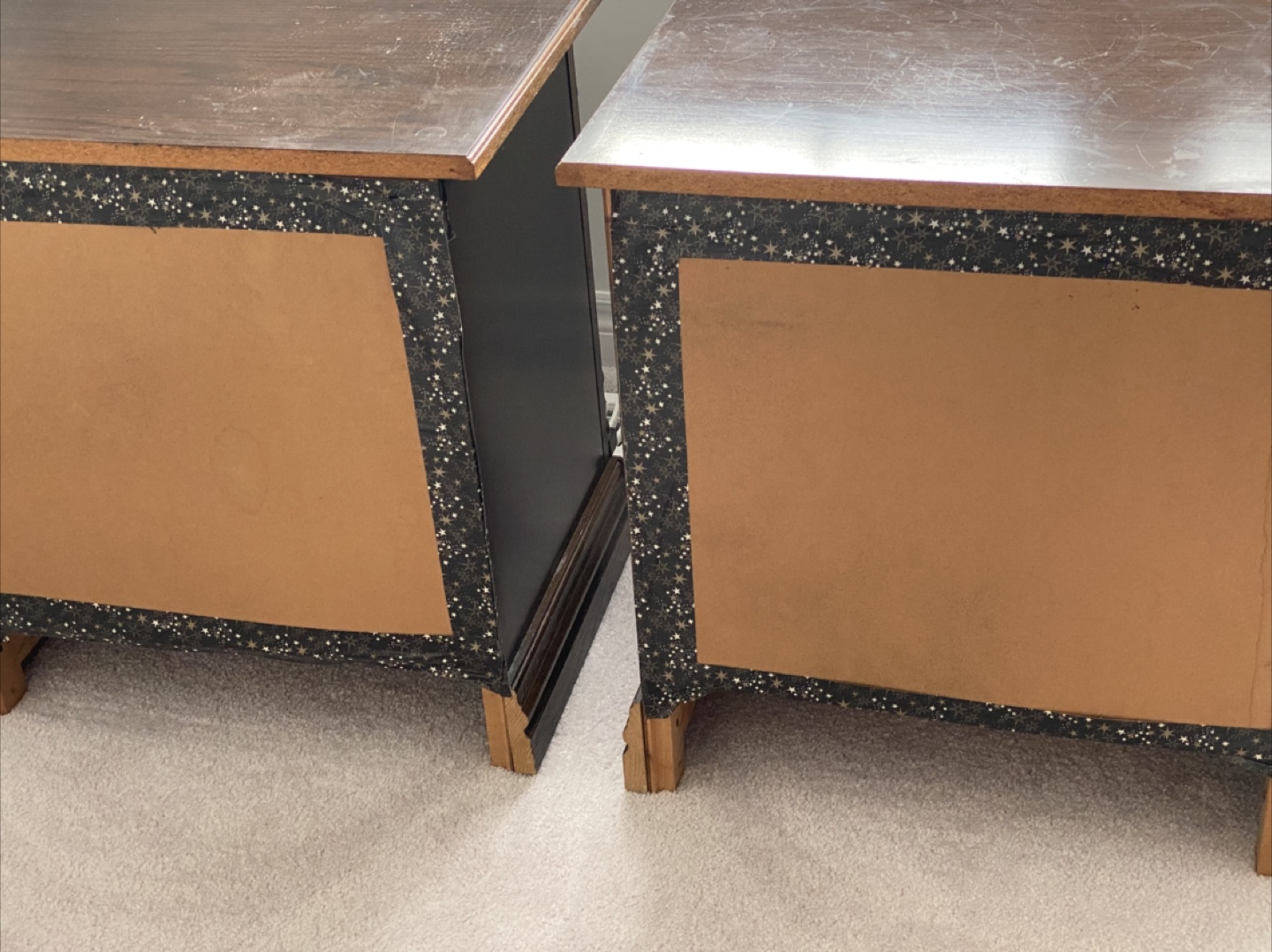 Pair of Ornate Wood Nightstands - photo 4