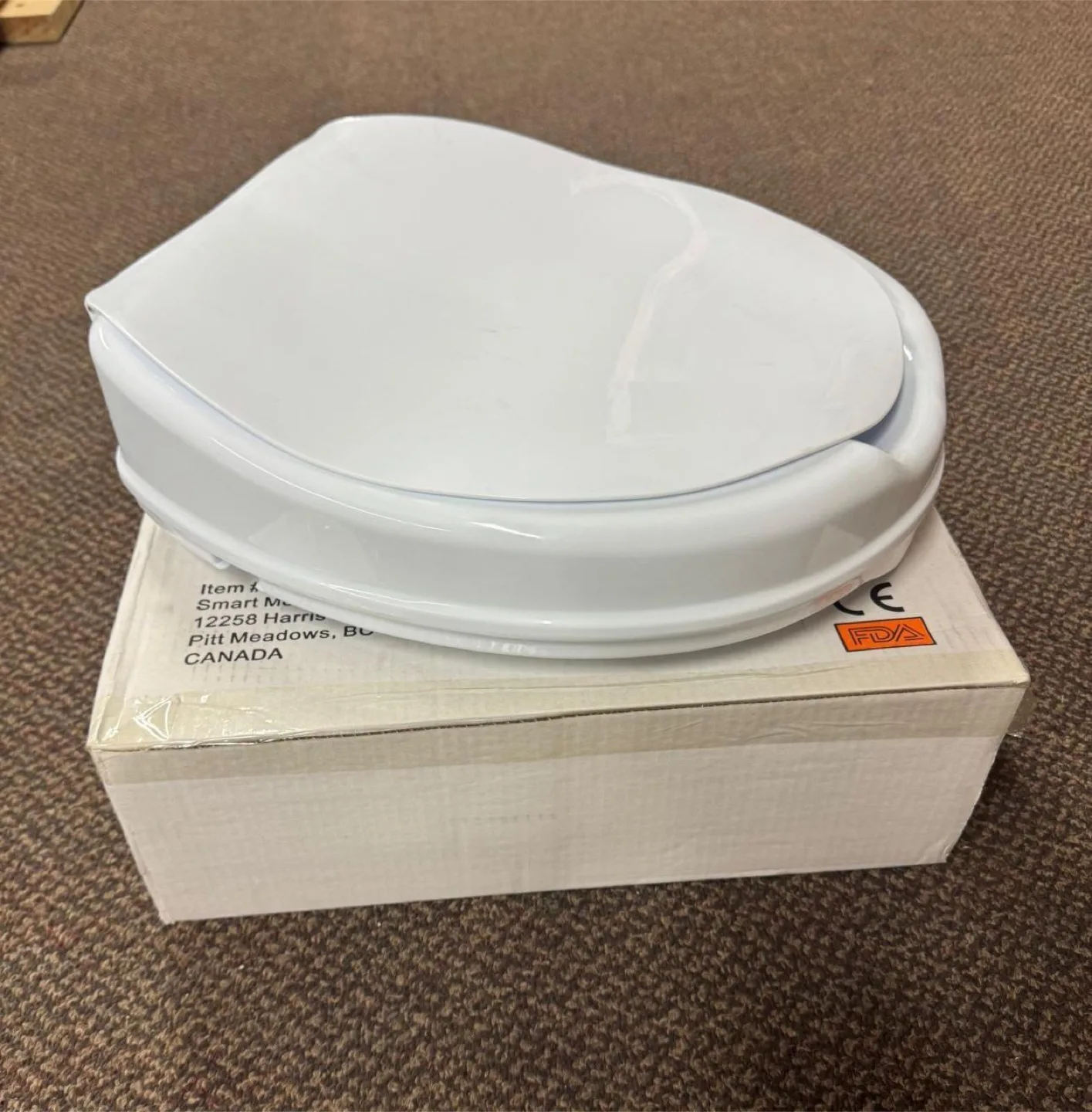 Smart Move Toilet Seat Raiser with Lid - New in Box image indicator(3)