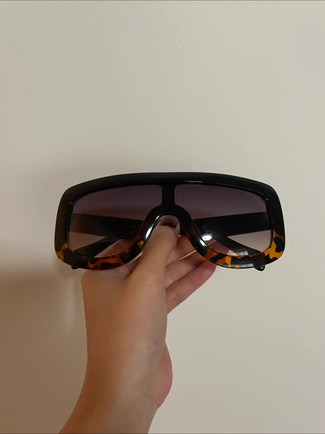 Sunglasses thumbnail
