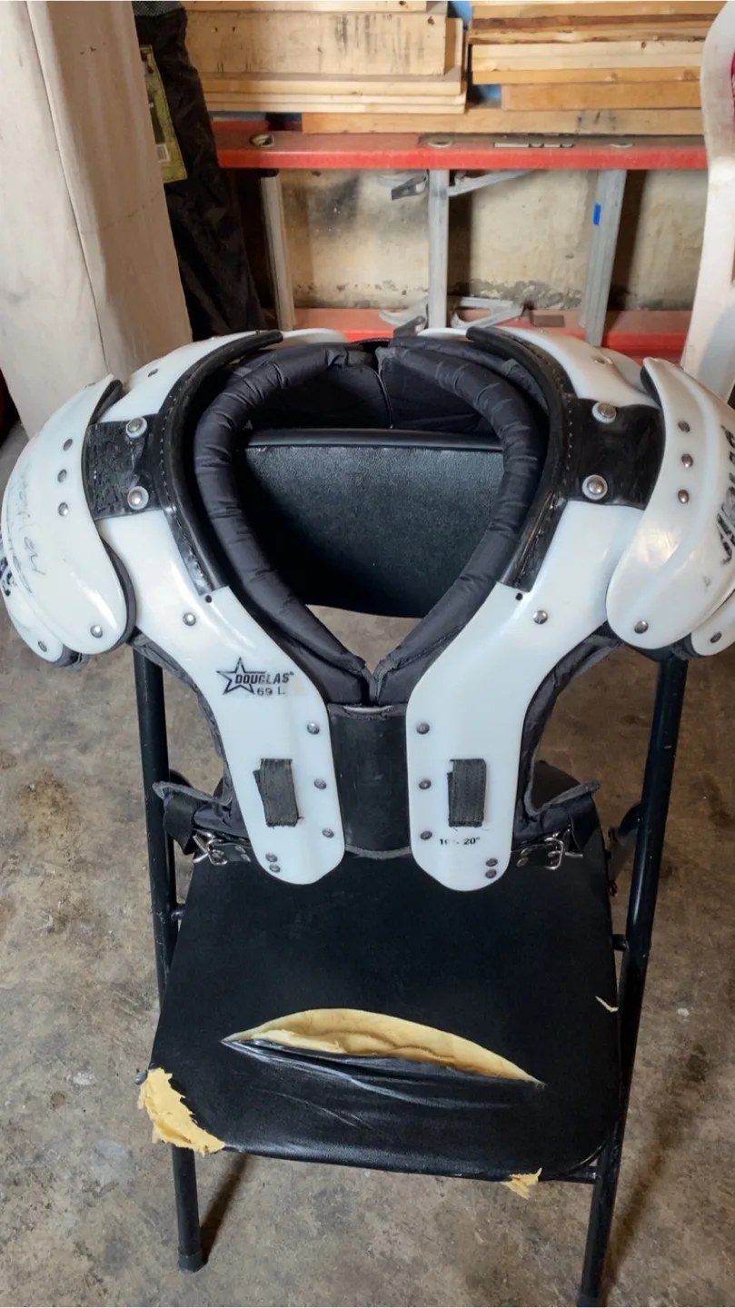 Douglas 69L Football Shoulder Pads thumbnail