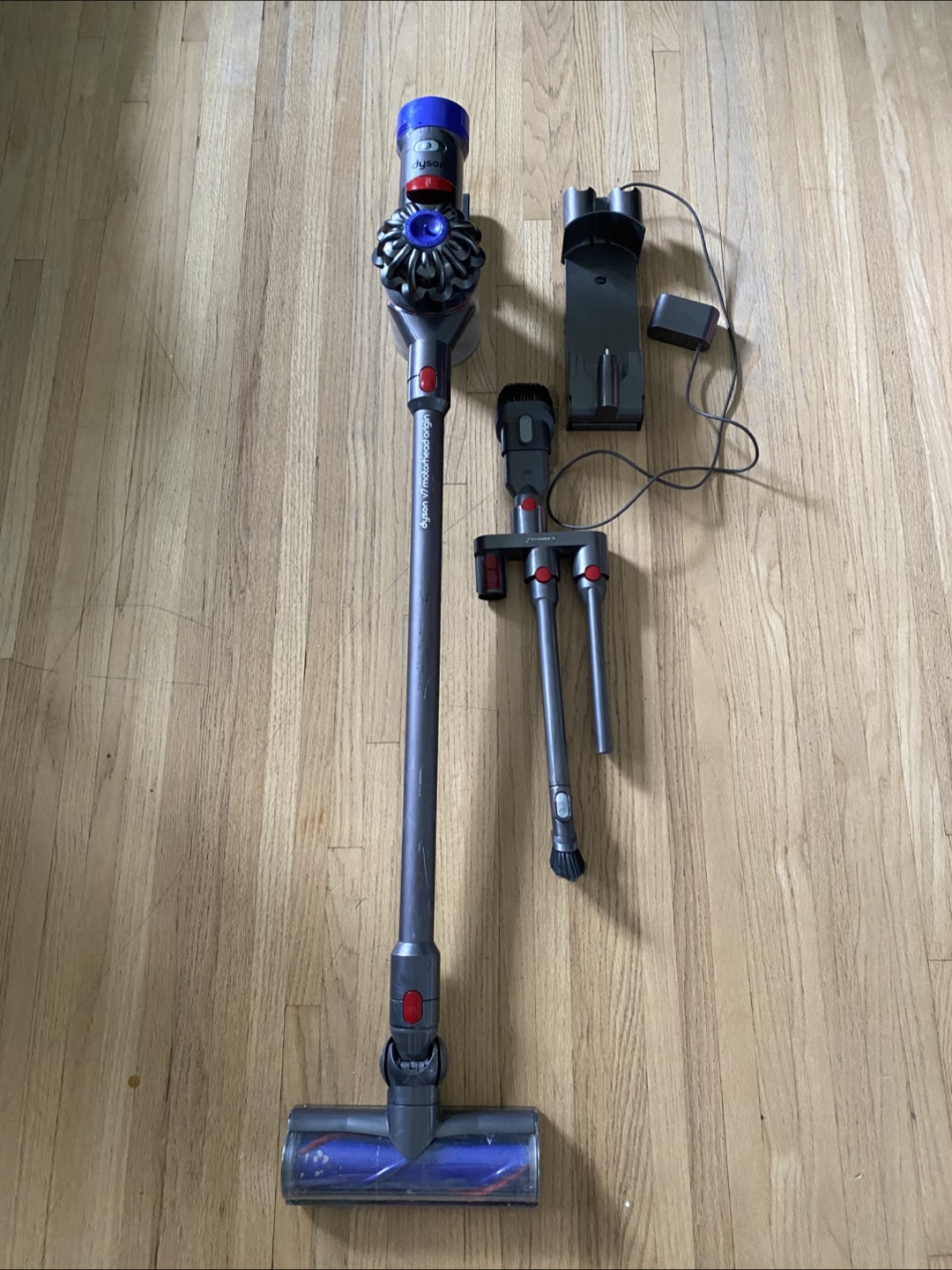 Dyson V7 Motorhead Origin Vacuum - photo 2