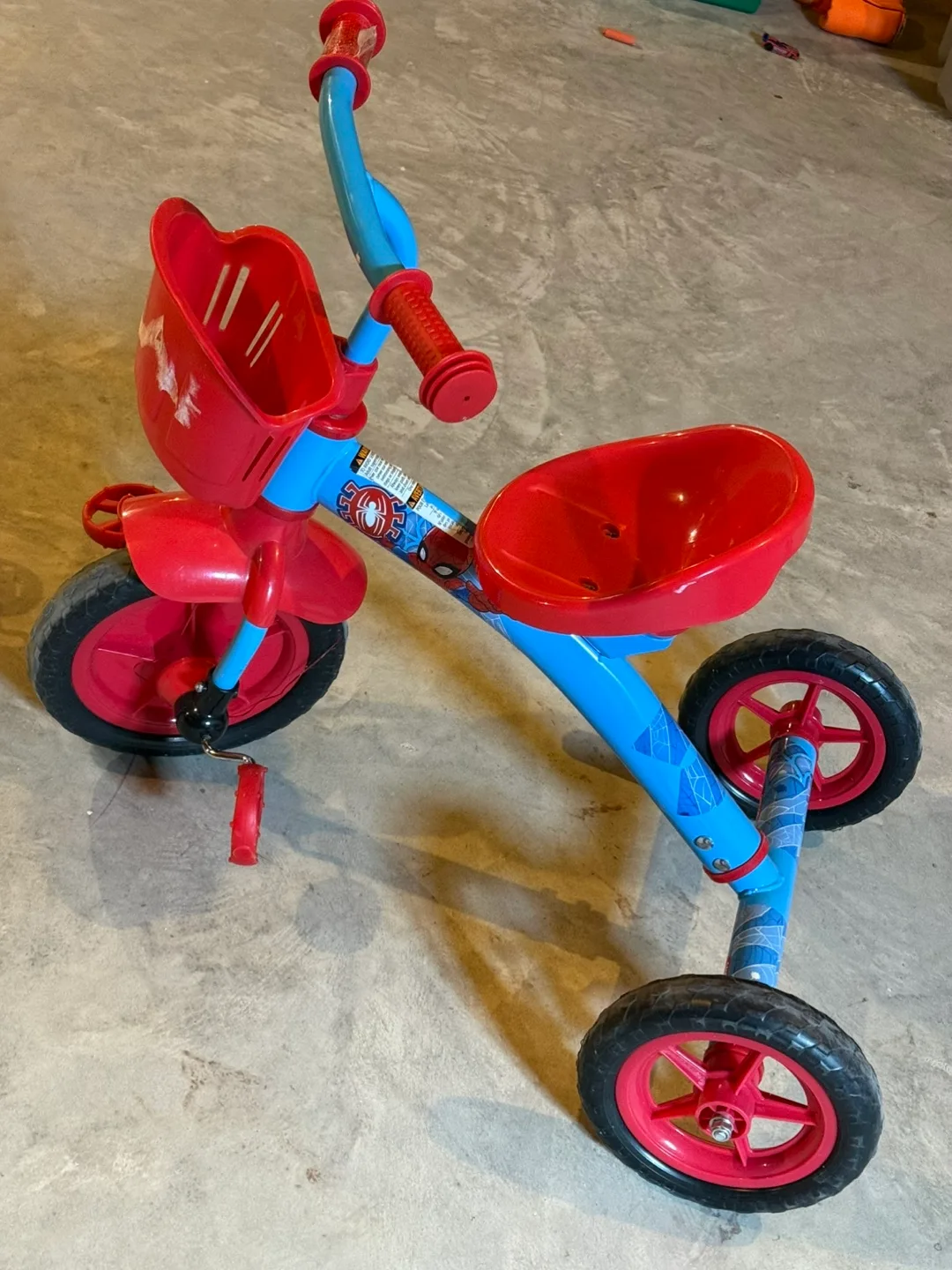 Spiderman Kids' Tricycle thumbnail