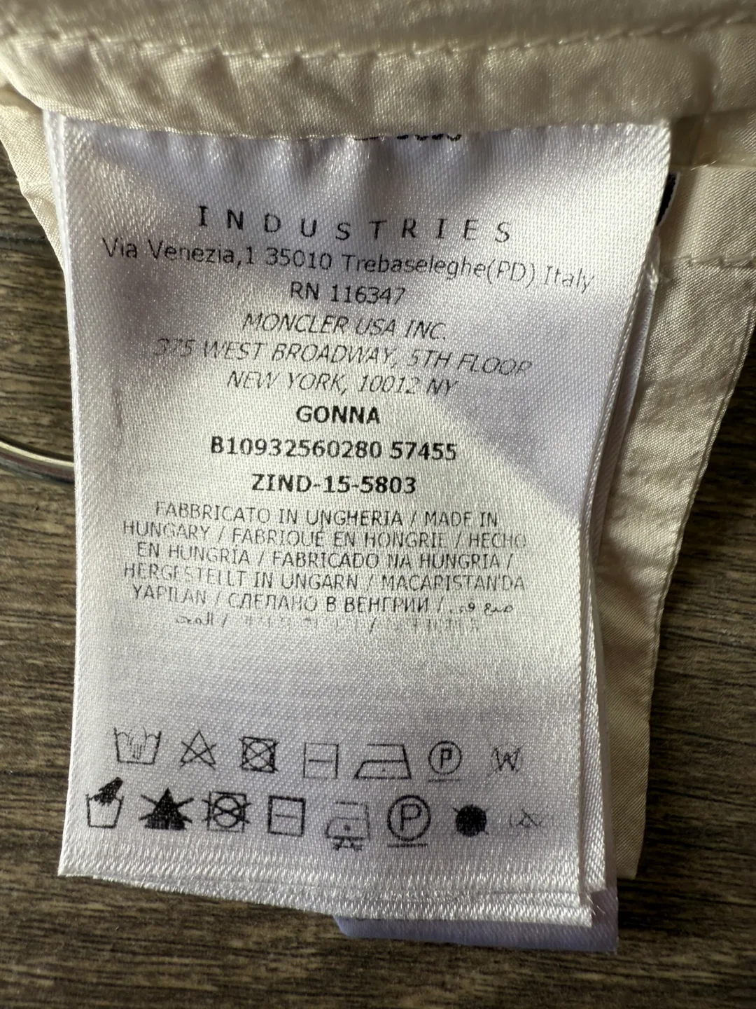 Moncler White Skirt - Size 40 image indicator(8)