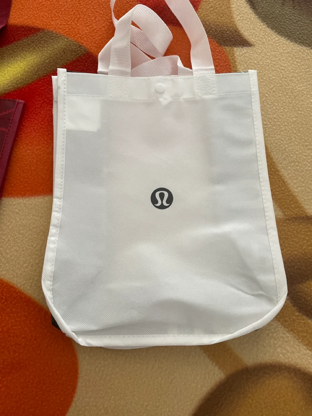 Lululemon Tote Bag - Red & White brand new image indicator(2)