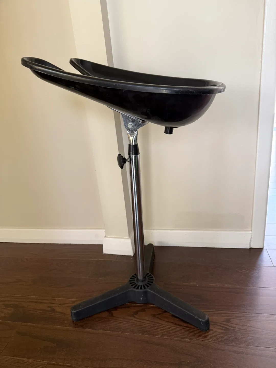 Portable Salon Deep Shampoo Bowl thumbnail