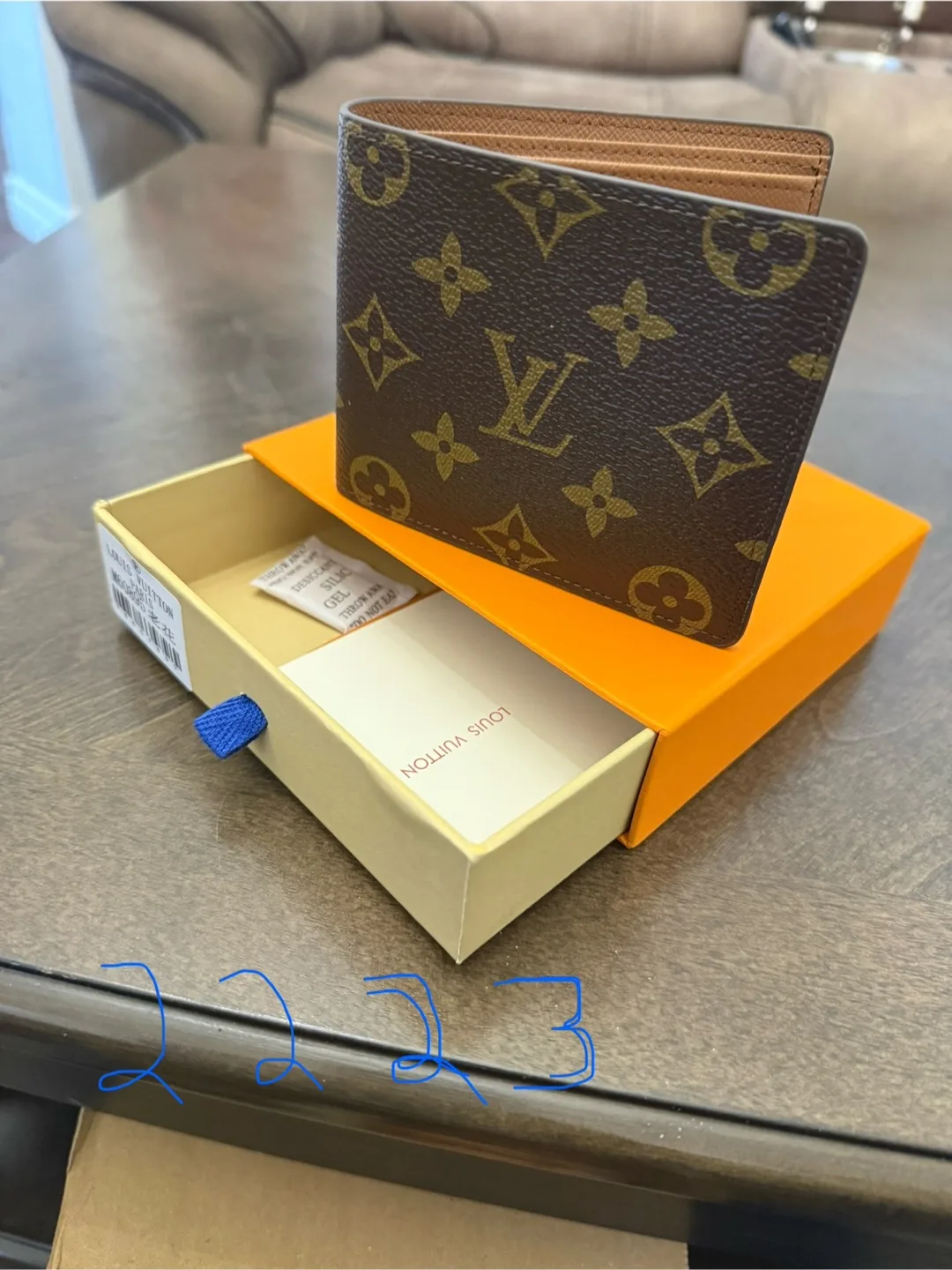 Louis Vuitton Wallet thumbnail