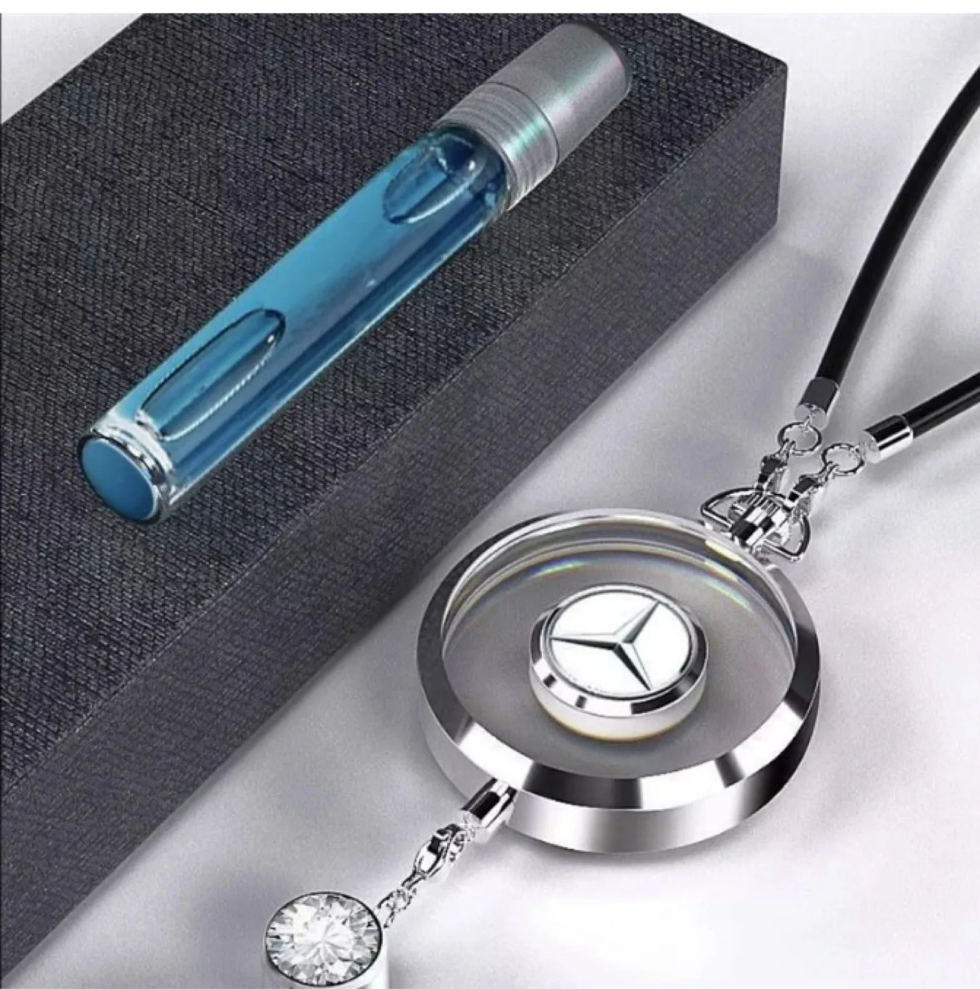 Car Pendant Perfume Diffuser - Honda/Mercedes thumbnail