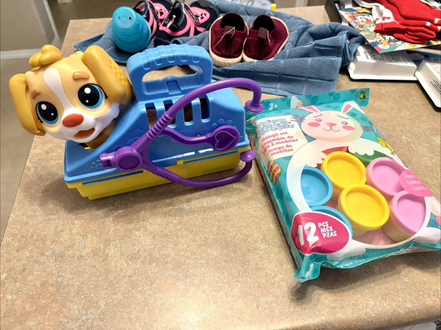 Vet play-doh set and unopened dough thumbnail