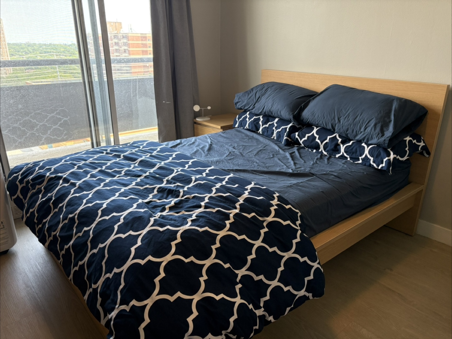 Ikea MALM bed (dismantled) and nightstand - photo 2