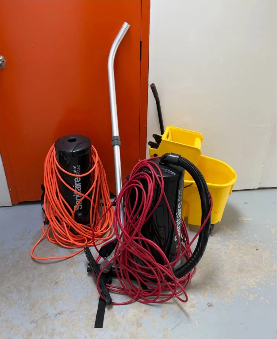 Commercial Floor Cleaning Equipment image indicator(5)