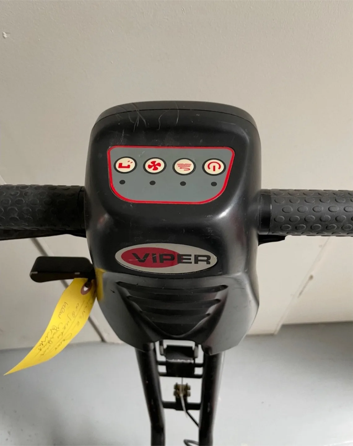 Commercial Floor Cleaning Equipment image indicator(2)