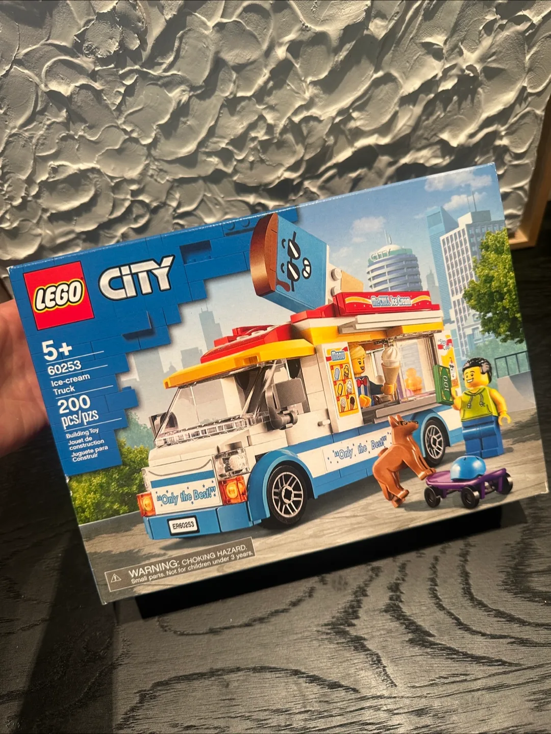 [Brand New] LEGO City Ice-Cream Truck 60253 - New in Box! thumbnail
