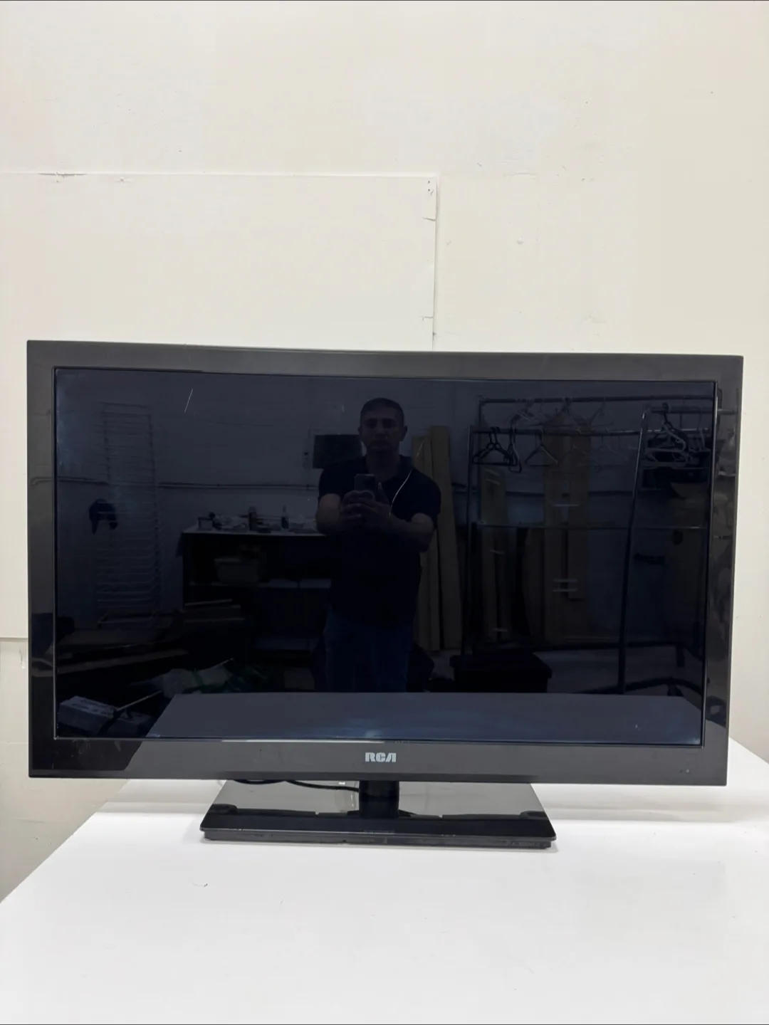 RCA 46" LED TV - Model RLED4633B thumbnail