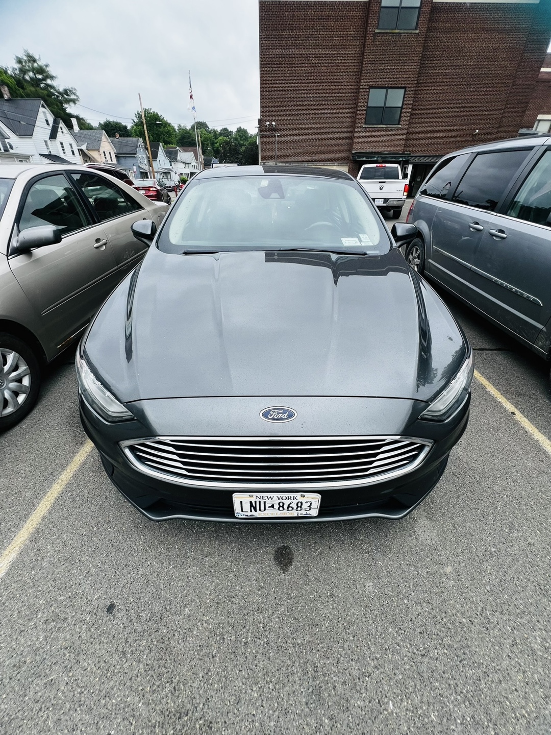 Ford Fusion Hybrid - Gray Sedan