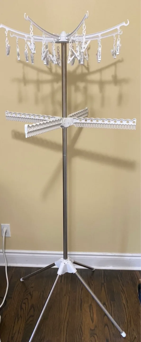 Clothes Drying Rack with Clips thumbnail