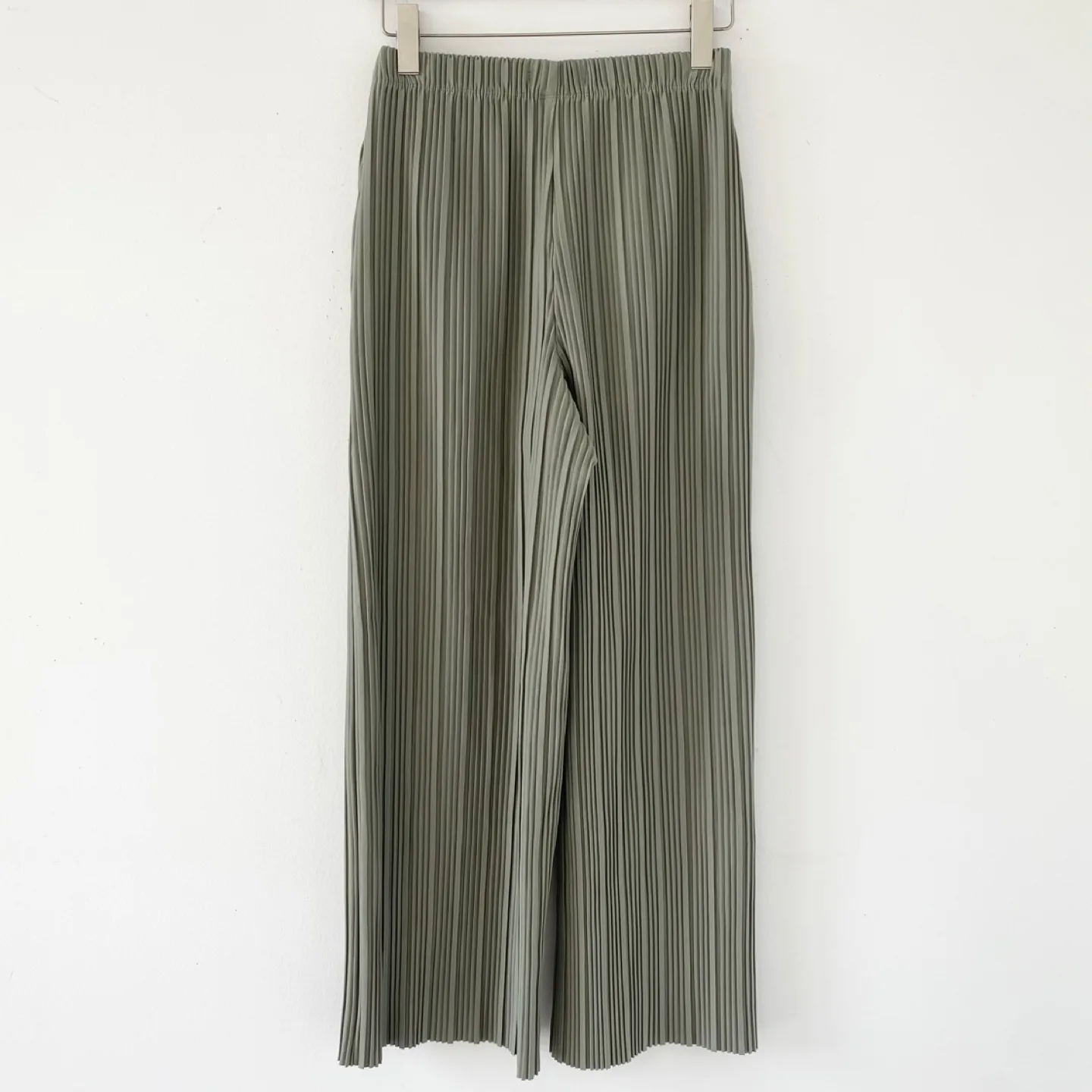 Oak and Fort Pleated Pull-On Straight Leg Pants image indicator(3)