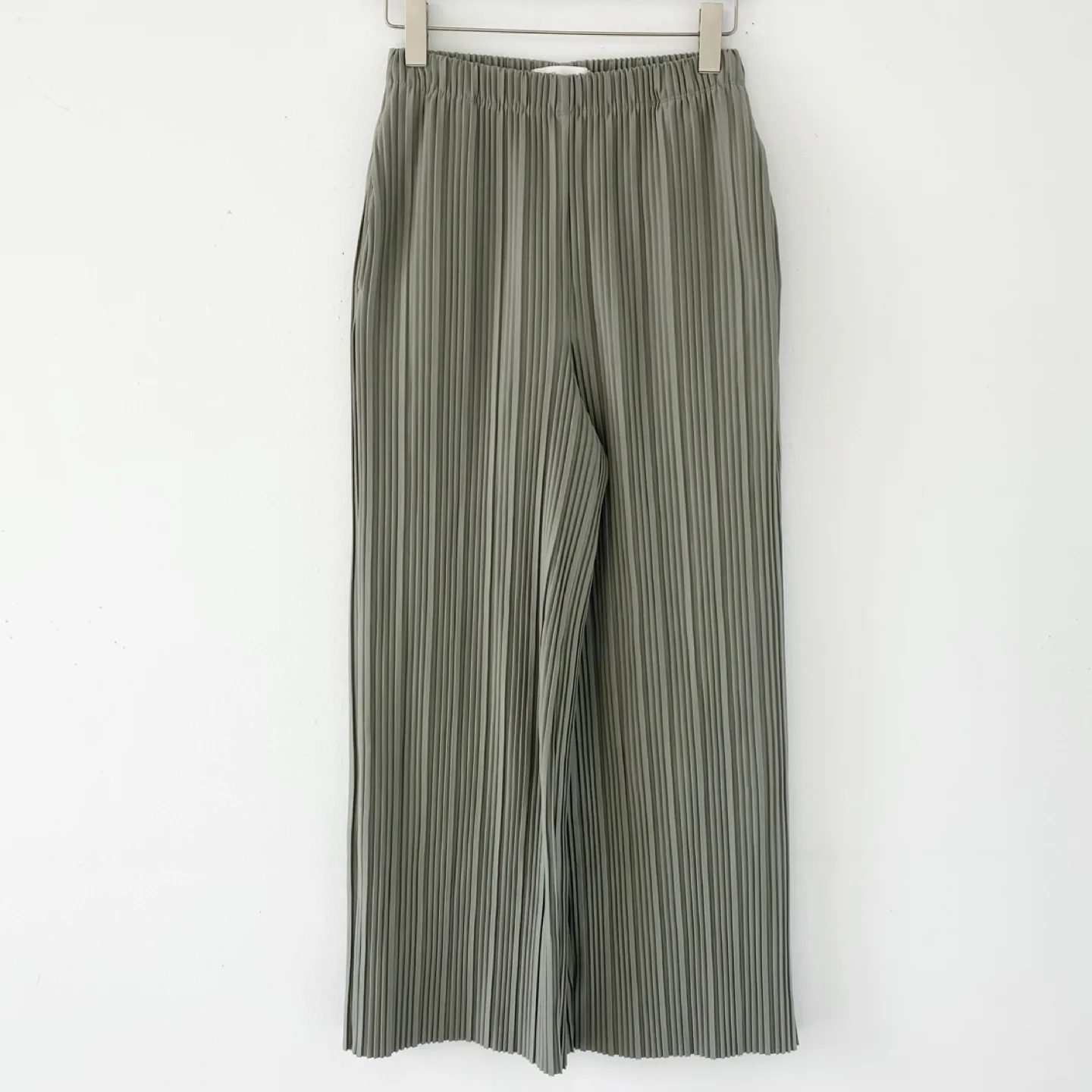 Oak and Fort Pleated Pull-On Straight Leg Pants image indicator(2)
