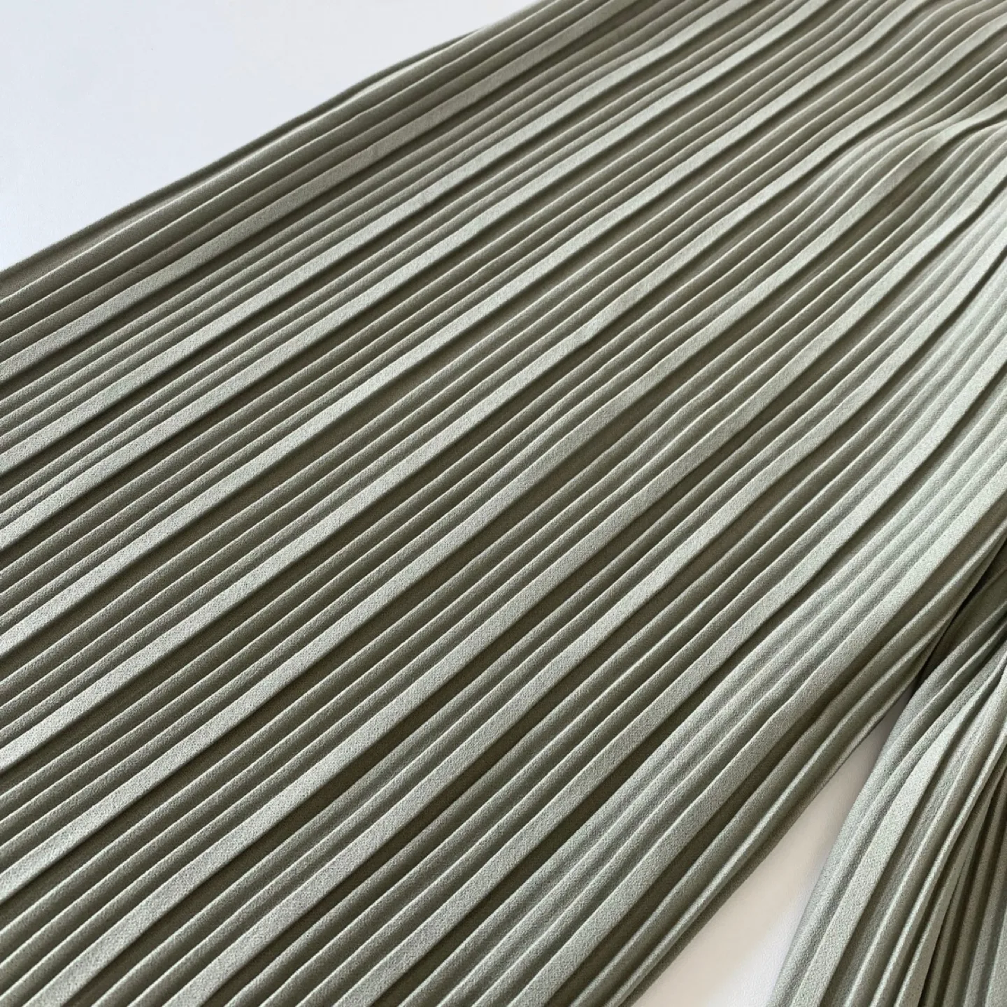 Oak and Fort Pleated Pull-On Straight Leg Pants image indicator(5)