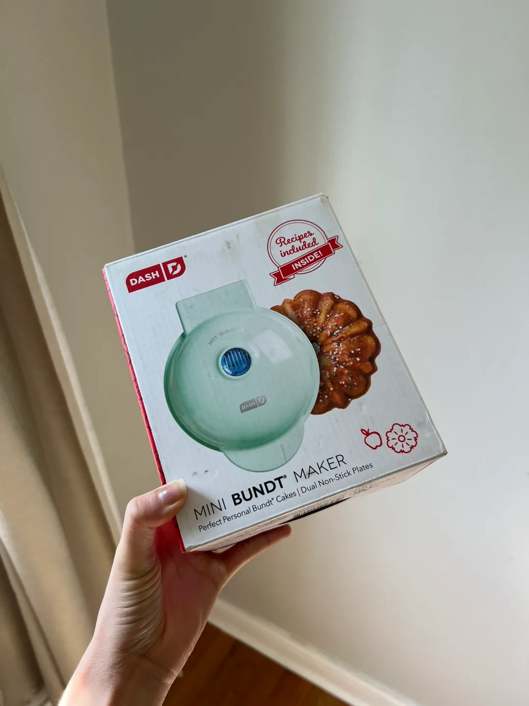 DASH Mini Bundt Maker - Like New! thumbnail