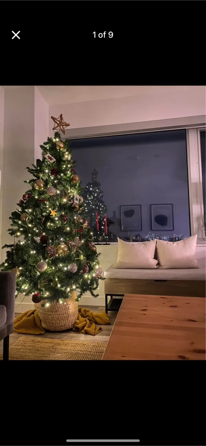 Christmas Tree 7-ft thumbnail