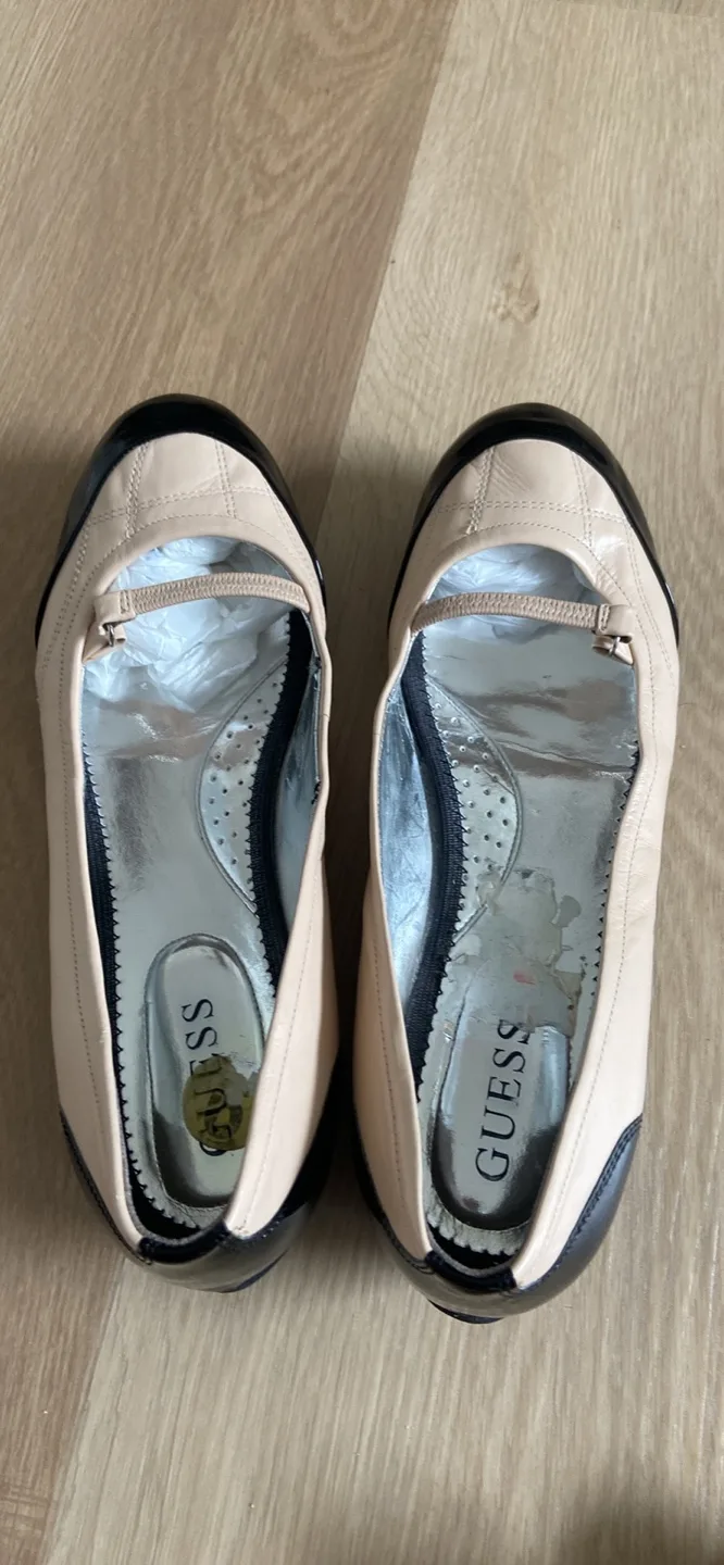 Guess Beige & Black Ballet Flats thumbnail