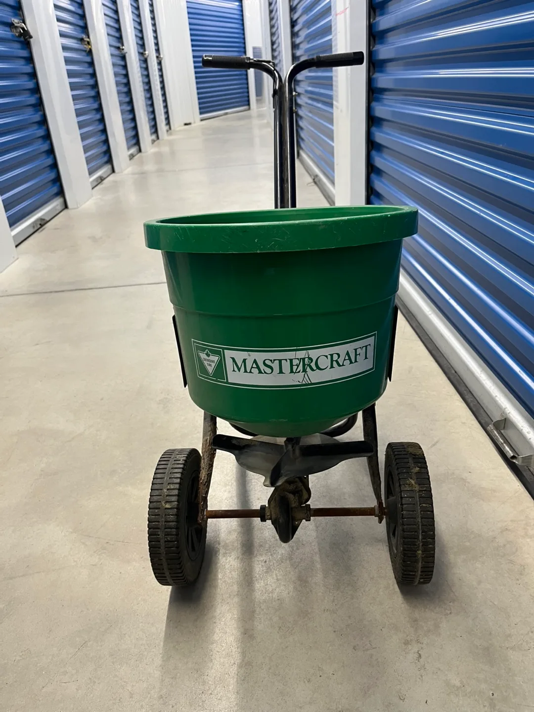 Mastercraft Green Broadcast Spreader thumbnail