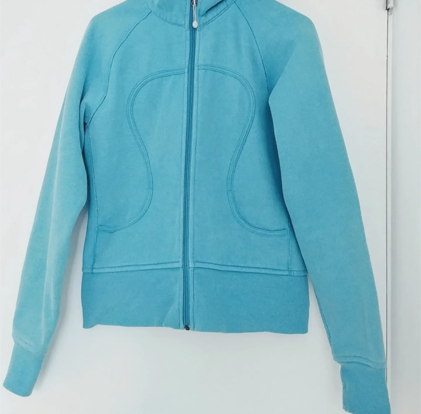Lululemon Scuba Hoodie - Size 8 🇨🇦 image indicator(2)