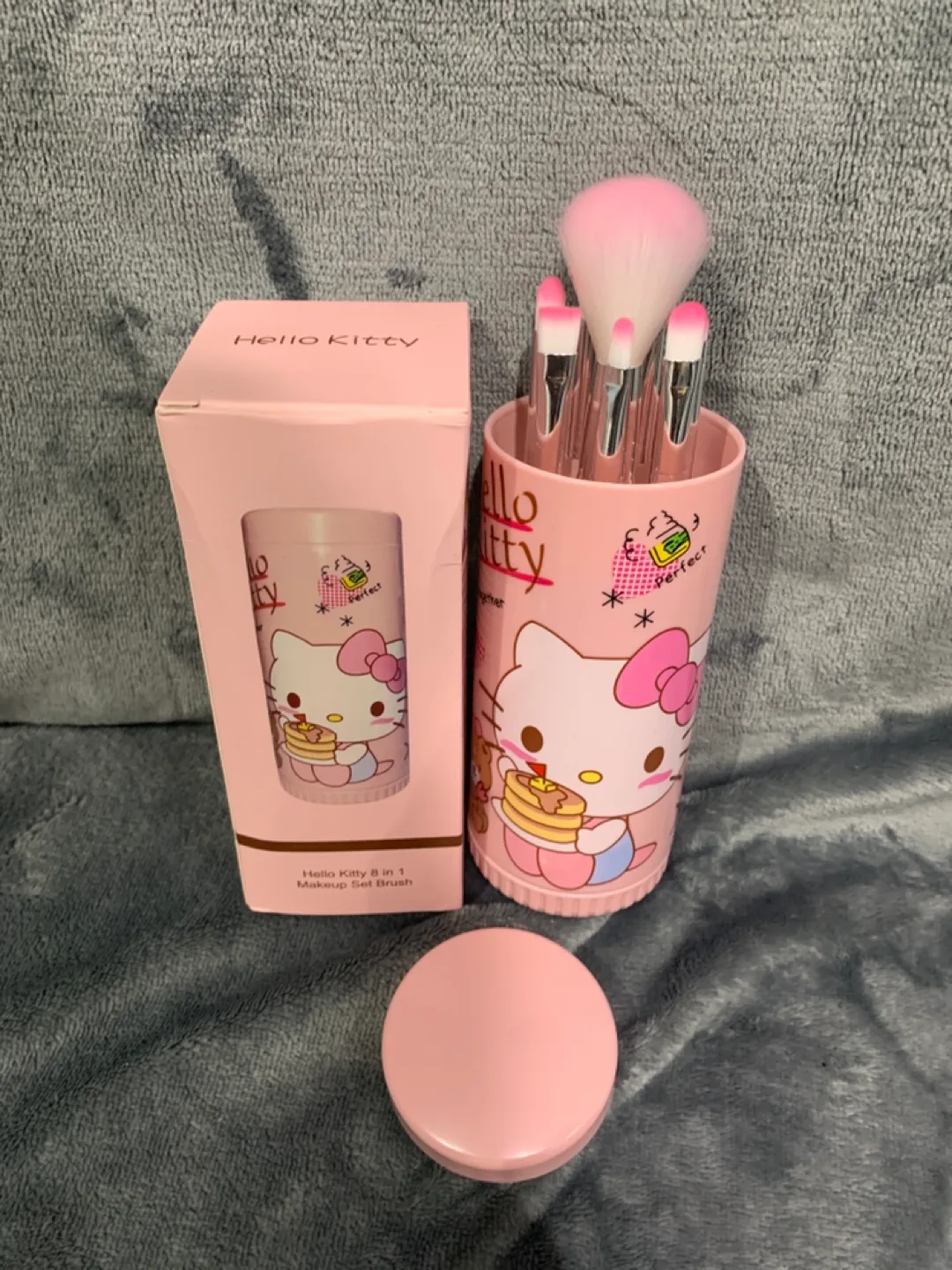 Hello Kitty 8-in-1 Makeup Brush Set - New! thumbnail