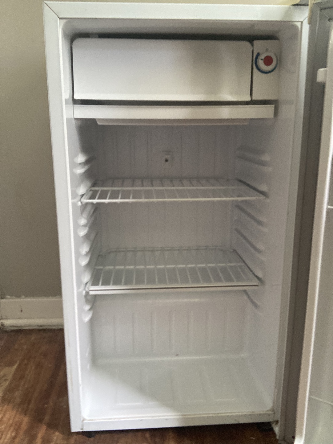 Danby Compact mini fridge - White - photo 3
