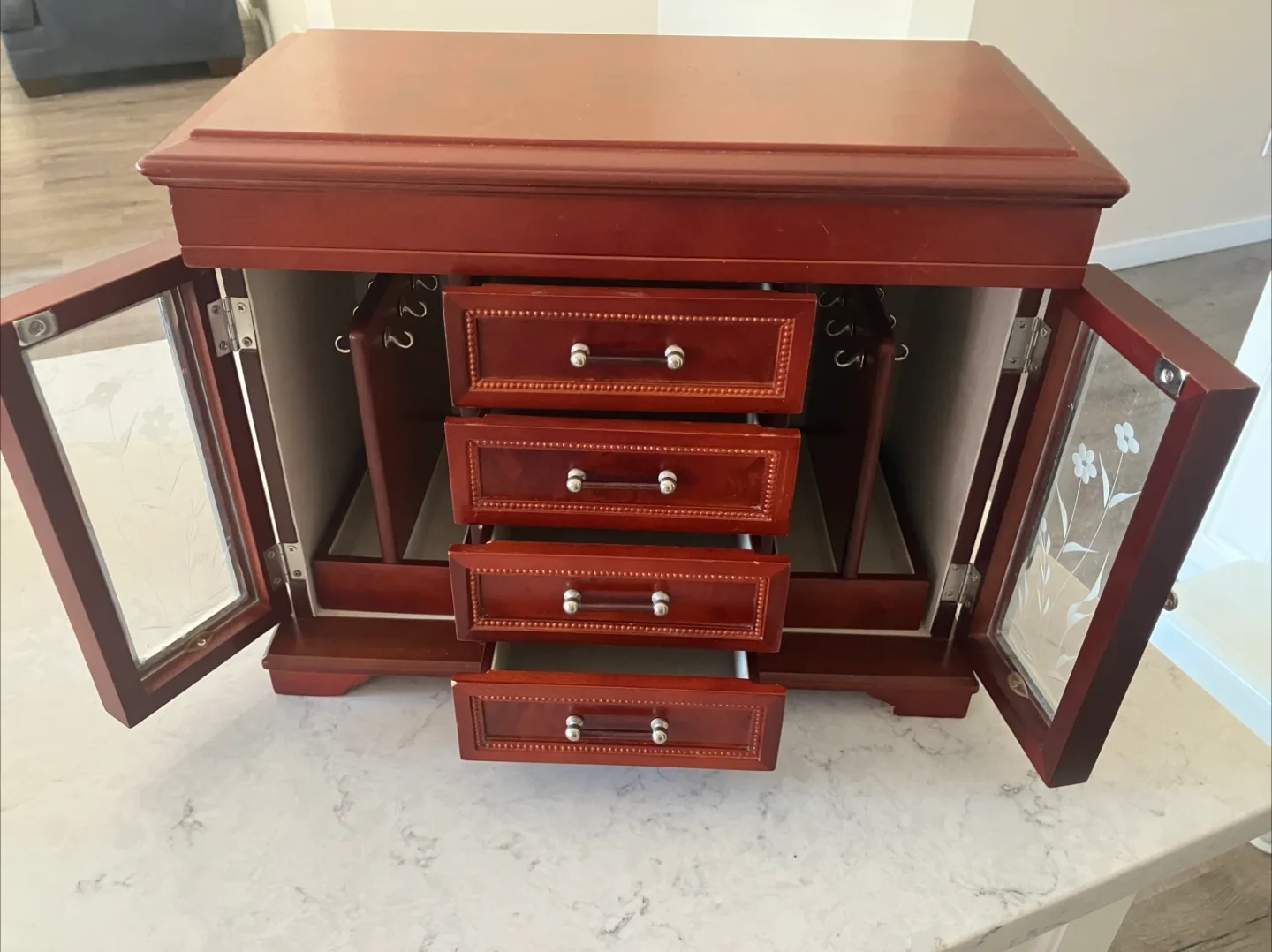 Wooden Jewelry Box image indicator(2)