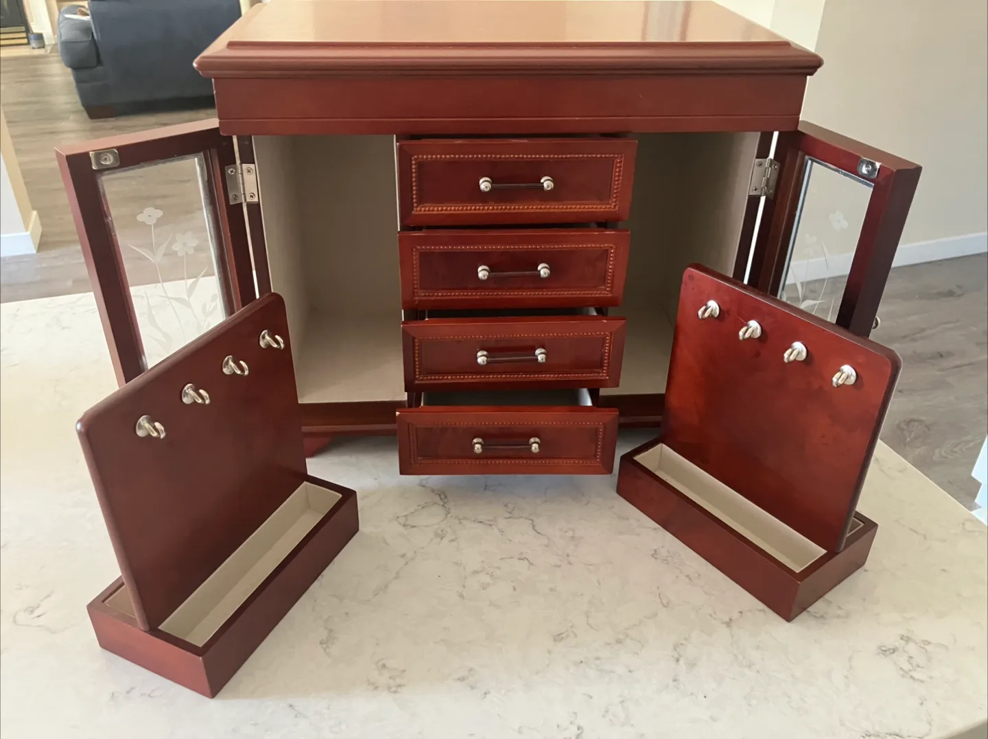 Wooden Jewelry Box image indicator(3)