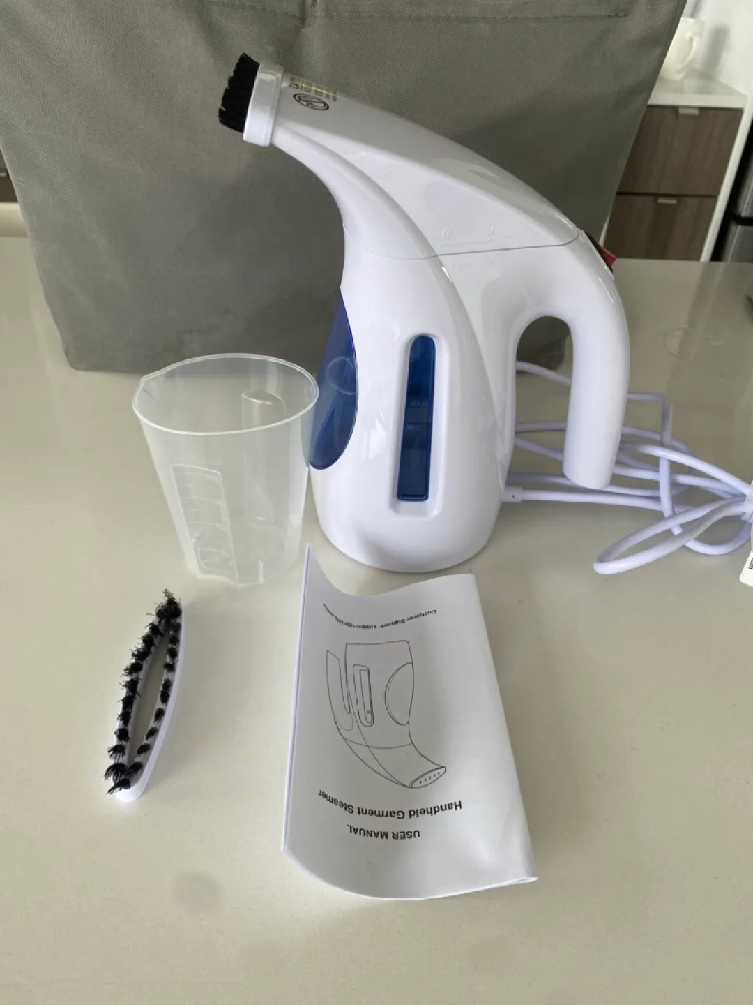 Handheld Garment Steamer thumbnail