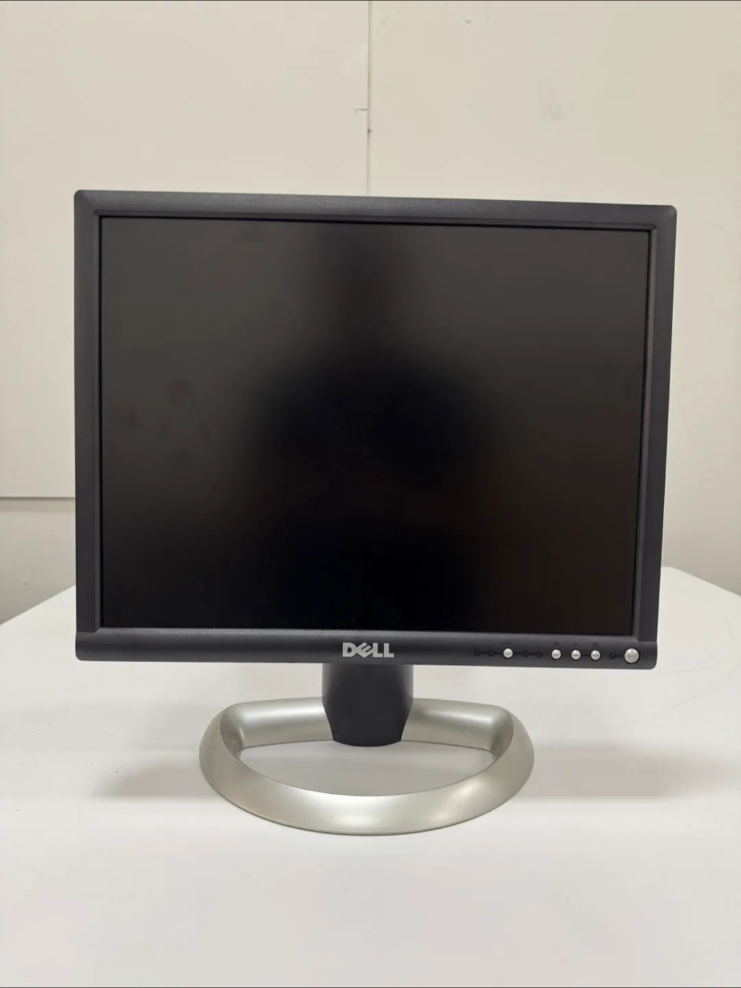 Dell 2001FP 20” LCD Monitor – VGA/DVI/S-Video Inputs thumbnail